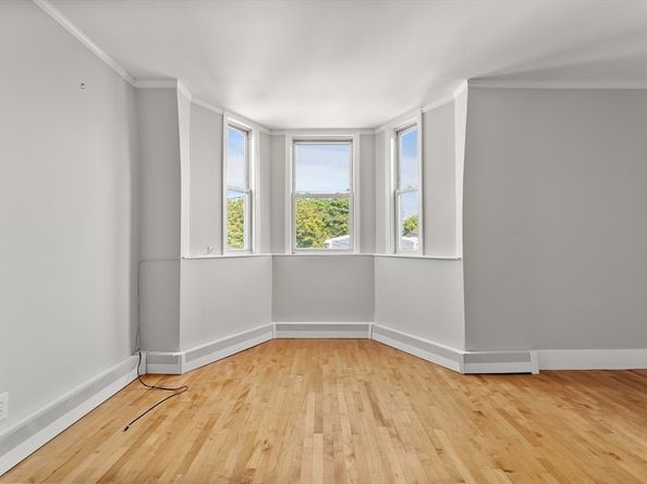 260-262 Sidney St 3R, Cambridge MA 02139