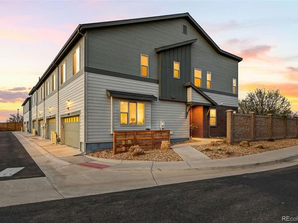 19585 E Sunset Circle, Aurora CO 80015