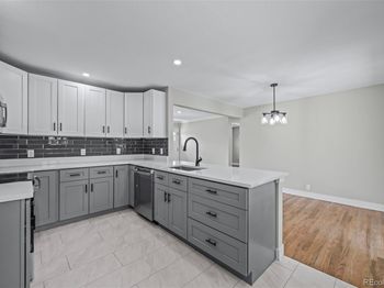 10865 W 39th Place