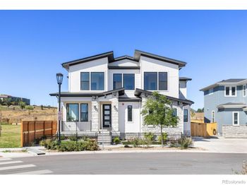 592 Central Park Circle