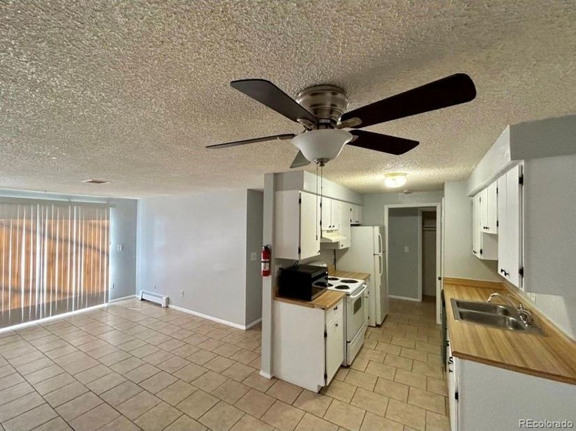 561 Geneva Street 200, Aurora CO 80010
