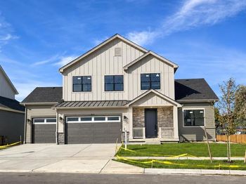 865 Peakview Place