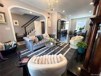10 S Lincoln Street