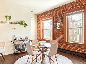 3249 W Fairview Place