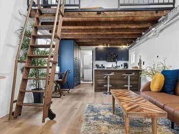 2854 S Lincoln Street