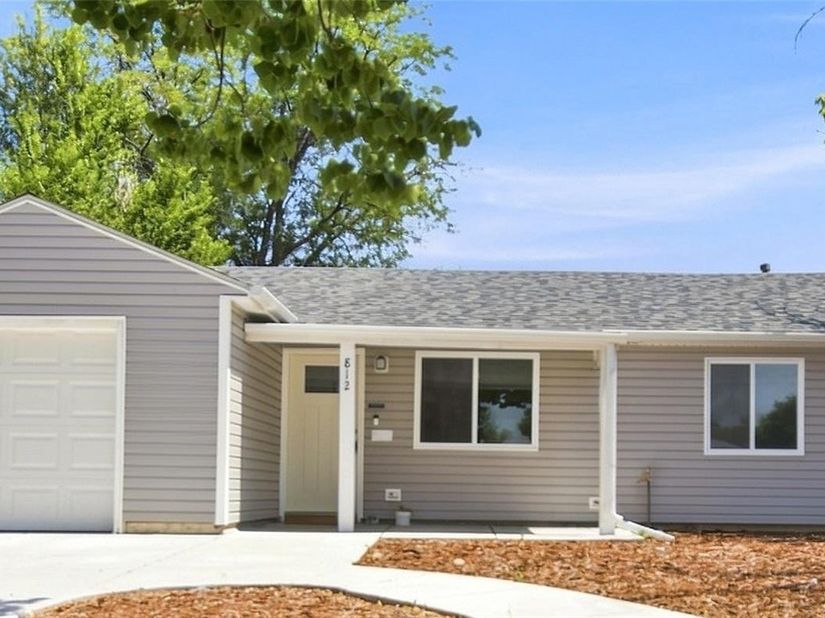 812 Geneva Street, Aurora CO 80010