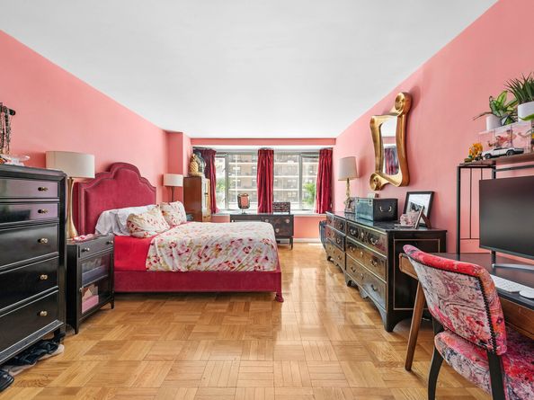 315 West 70th Street 3A, New York NY 10023