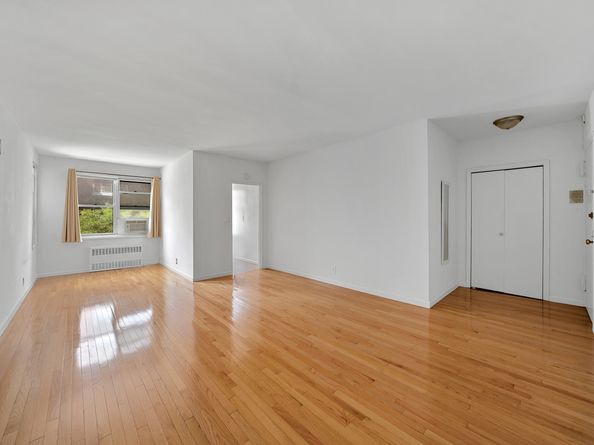 350 East 30th Street 3F, New York NY 10016