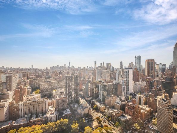 330 East 38th Street 47B, New York NY 10016