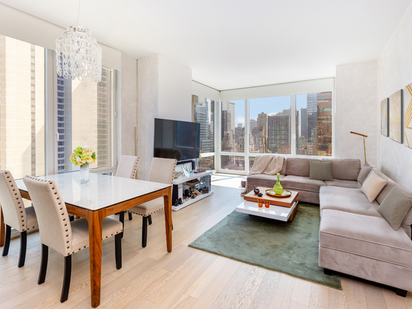 247 West 46th Street 3104, New York NY 10036