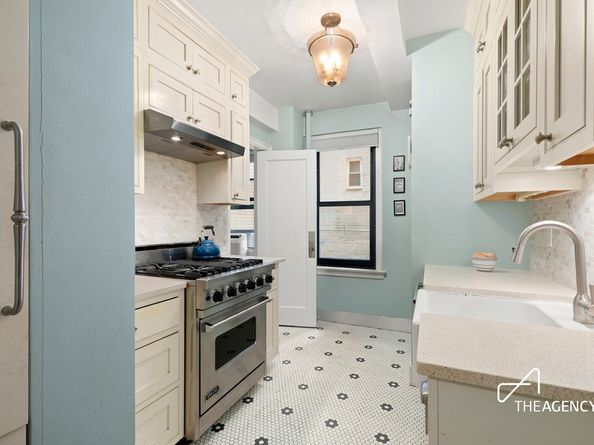 151 East 83rd Street 2A, New York NY 10028