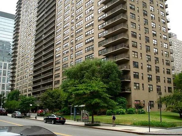 205 West End Avenue 11A, New York NY 10023