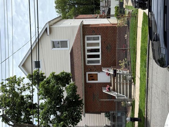 840 Hollywood Avenue, Bronx NY 10465