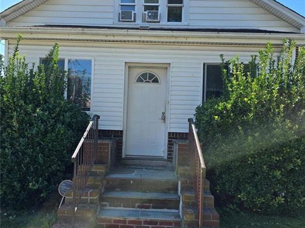 11 2nd Avenue, New Hyde Park NY 11040