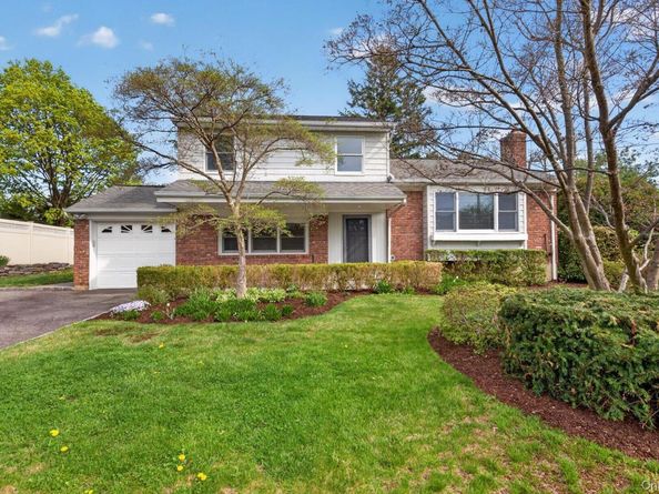 9 Eldridge Place, Glen Cove NY 11542