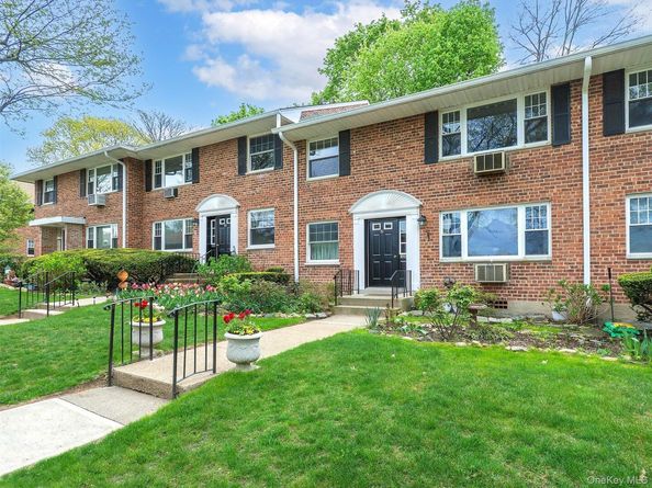 31U Madison Park Gardens 31U, Port Washington NY 11050