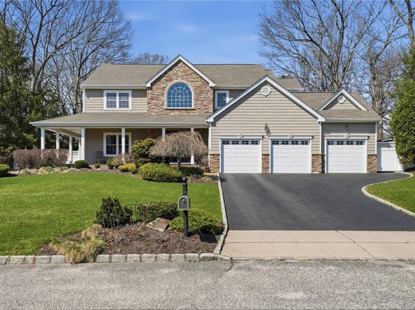 5 Clemens Court, East Setauket NY 11733