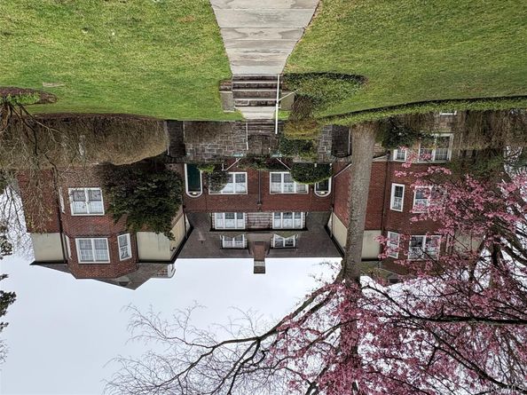 11 Campus Place TR, Scarsdale NY 10583