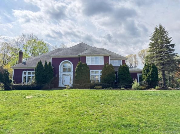8 China Lane, Setauket NY 11733