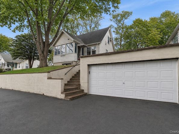 215 Hallock Landing Road, Rocky Point NY 11778