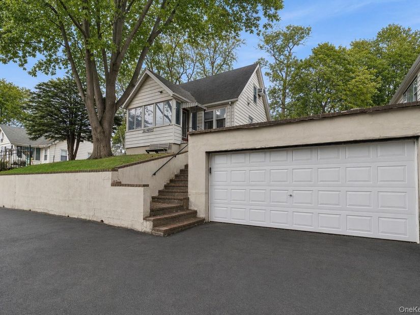 215 Hallock Landing Road, Rocky Point NY 11778