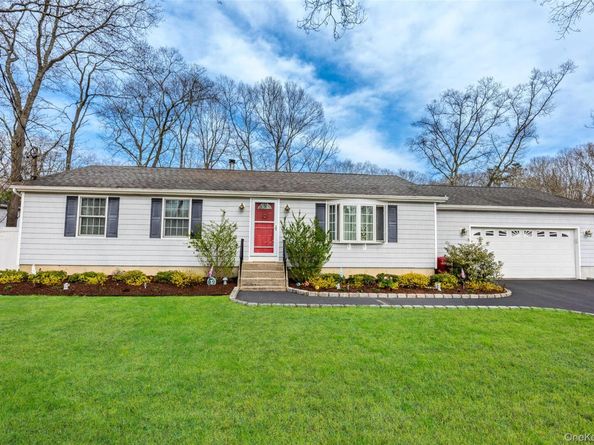 9 S Pond Trail, Ridge NY 11961