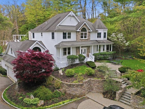 9 Godfrey Lane, Huntington NY 11743