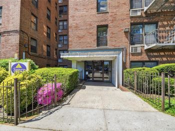 3531 Bronxwood