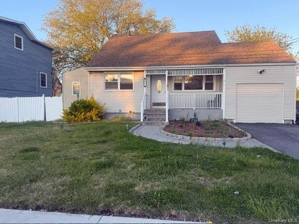 675 S Long Beach Avenue, Freeport NY 11520