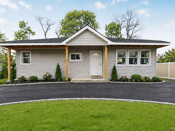 9 Emerald Lane S, Amityville NY 11701