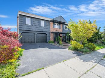 3935 Sally Lane