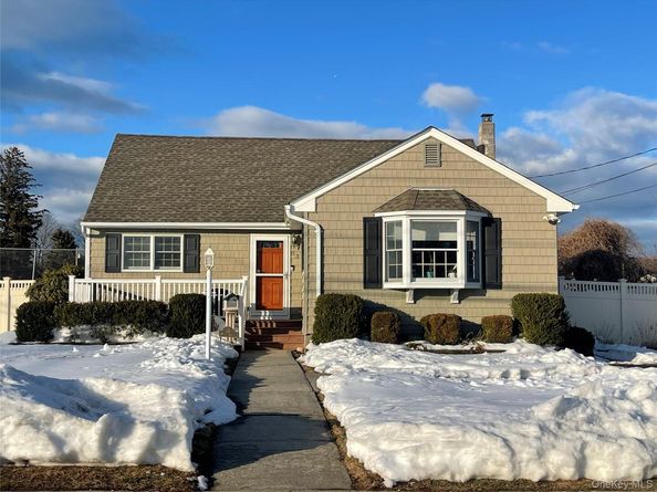33 Maple Avenue, Kings Park NY 11754