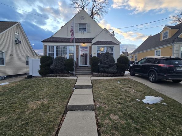 32 Butler Boulevard, Elmont NY 11003