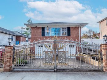 244-19 Grand Central Parkway