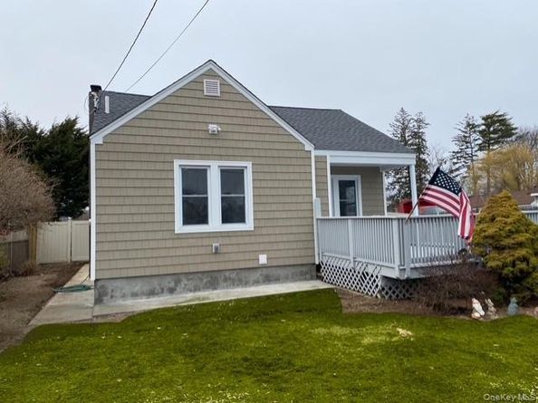 8 Grant Avenue, Brentwood NY 11717