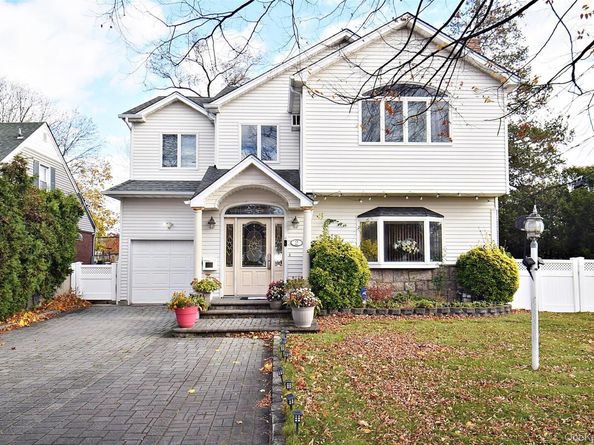 2 Aster Drive, New Hyde Park NY 11040