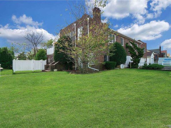 215 Roosevelt Boulevard, Long Beach NY 11561