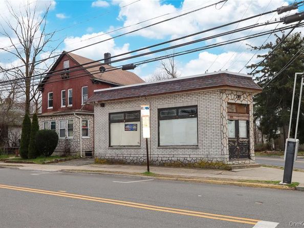 100 Steamboat Road, Great Neck NY 11024