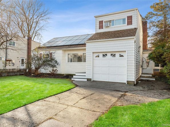 64 Wright Avenue, Deer Park NY 11729