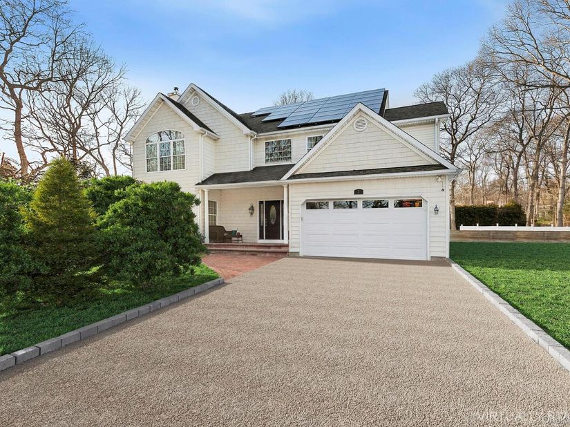 6 Dogwood Street, East Quogue NY 11942