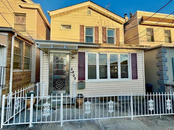 54-05 68th Street, Maspeth NY 11378