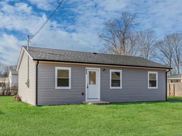 818 Meade Avenue, Bellport NY 11713