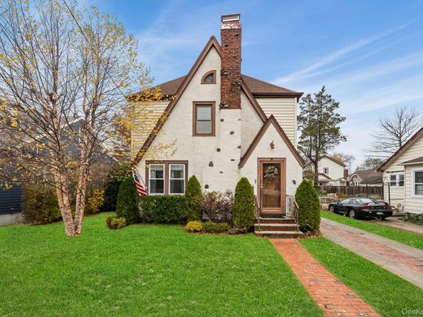 42 Driving Park Avenue, Lynbrook NY 11563