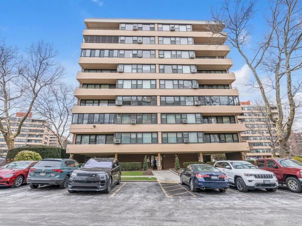 162-11 9th 7B, Beechhurst NY 11357