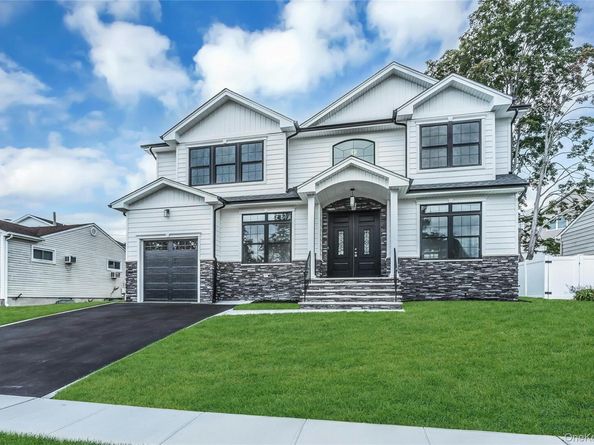 22 Cheshire Avenue, Syosset NY 11791