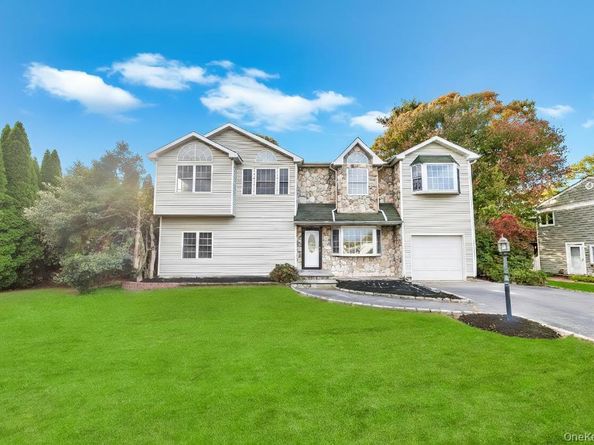 106 Southern Boulevard, Hauppauge NY 11788