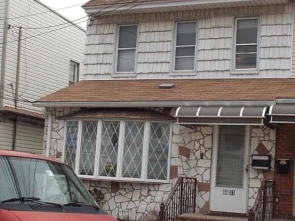 6631 Pleasantview Street, Middle Village NY 11379