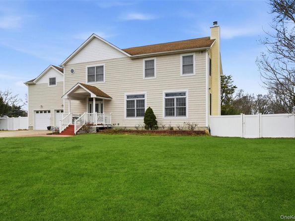 471 Southport Street, Ronkonkoma NY 11779