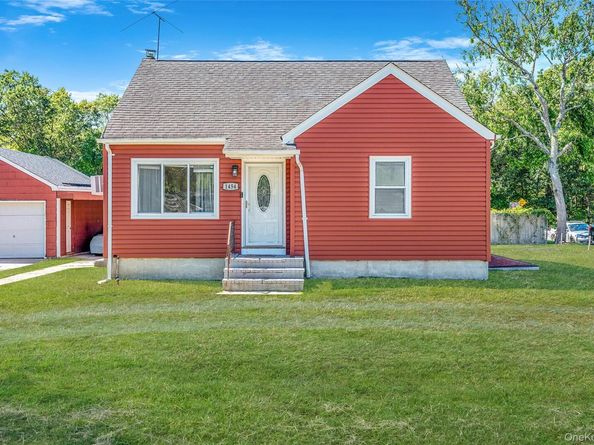 1454 E Forks Road, Bay Shore NY 11706