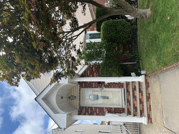 8935 210th Place, Queens Village NY 11427